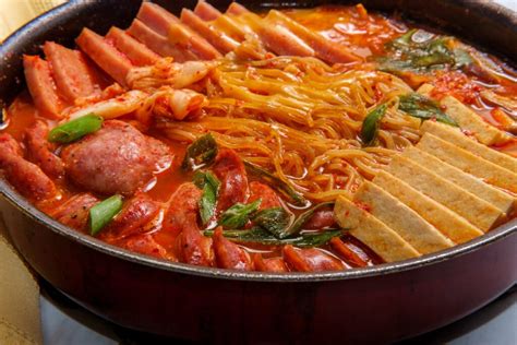 부대찌개 양념, 그리고 우주 여행의 맛